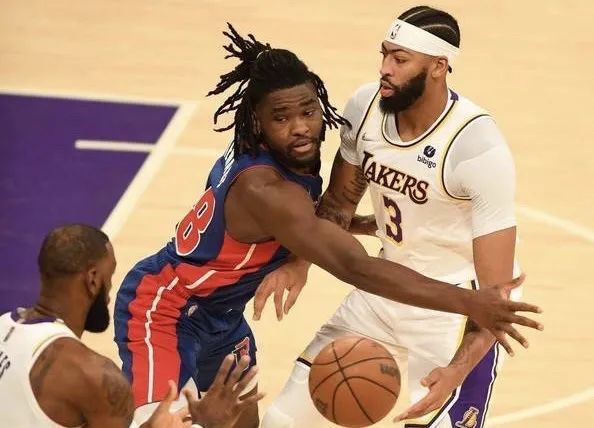  阿德巴约制霸禁区，热火主场完胜活塞豪取五连胜佳绩