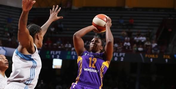  恩比德MVP卫冕之路遇阻，膝伤困扰出场时间受限  